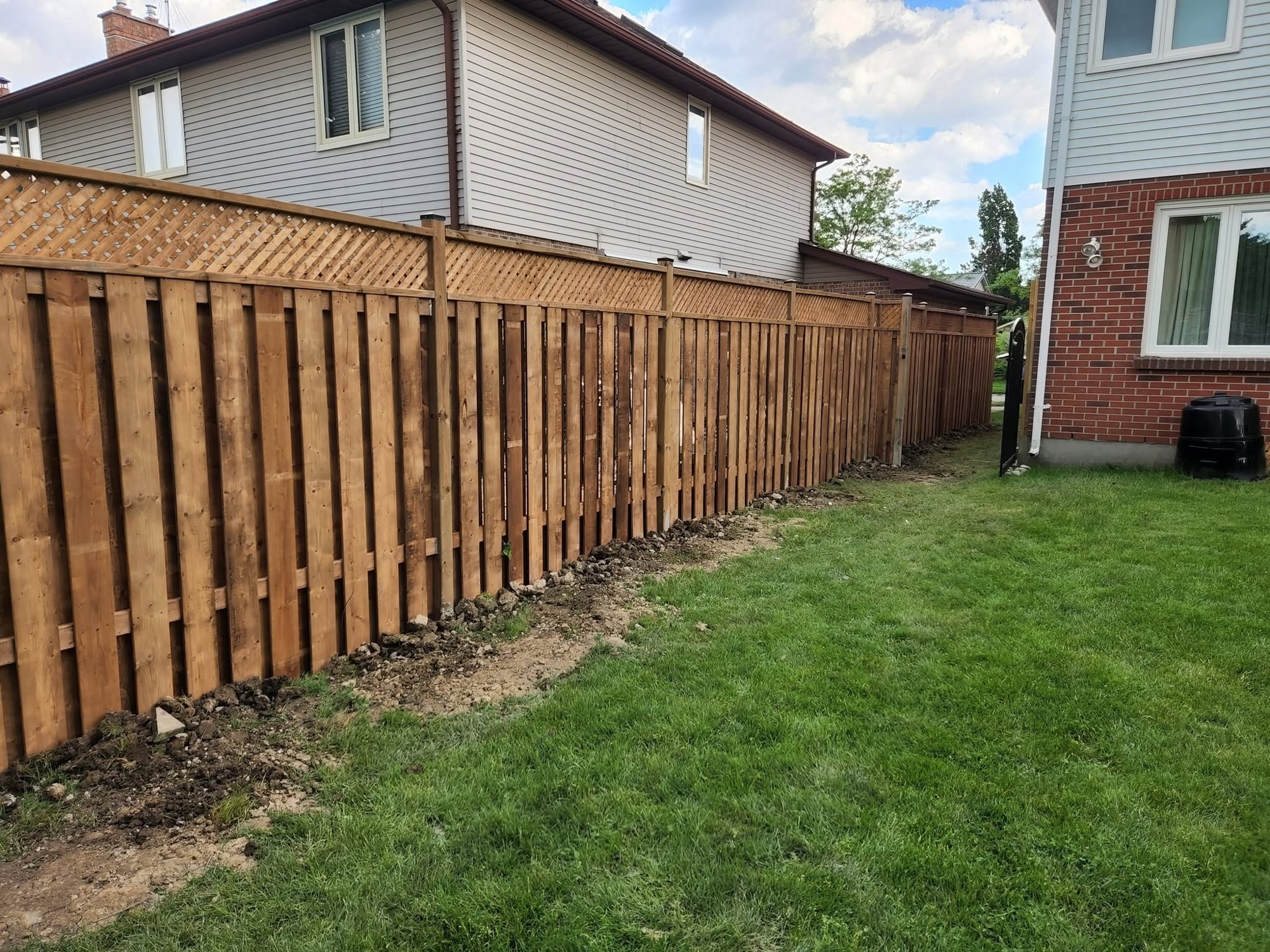 Wood privacy & lattice by B&M Mourad Group Inc.