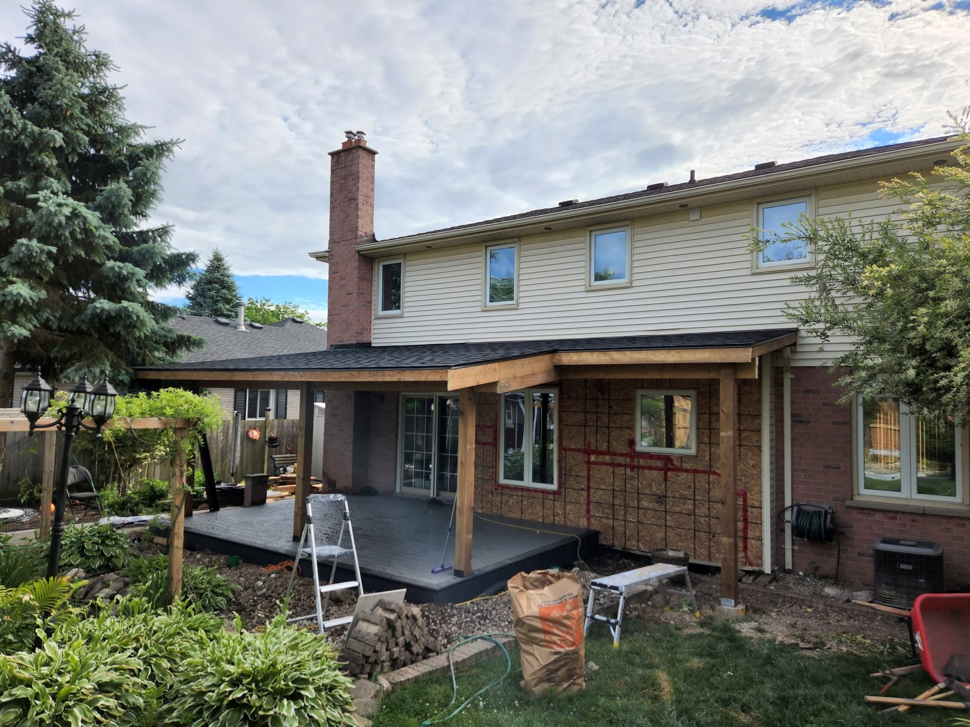 Composite deck transformation by B&M Mourad Group Inc.