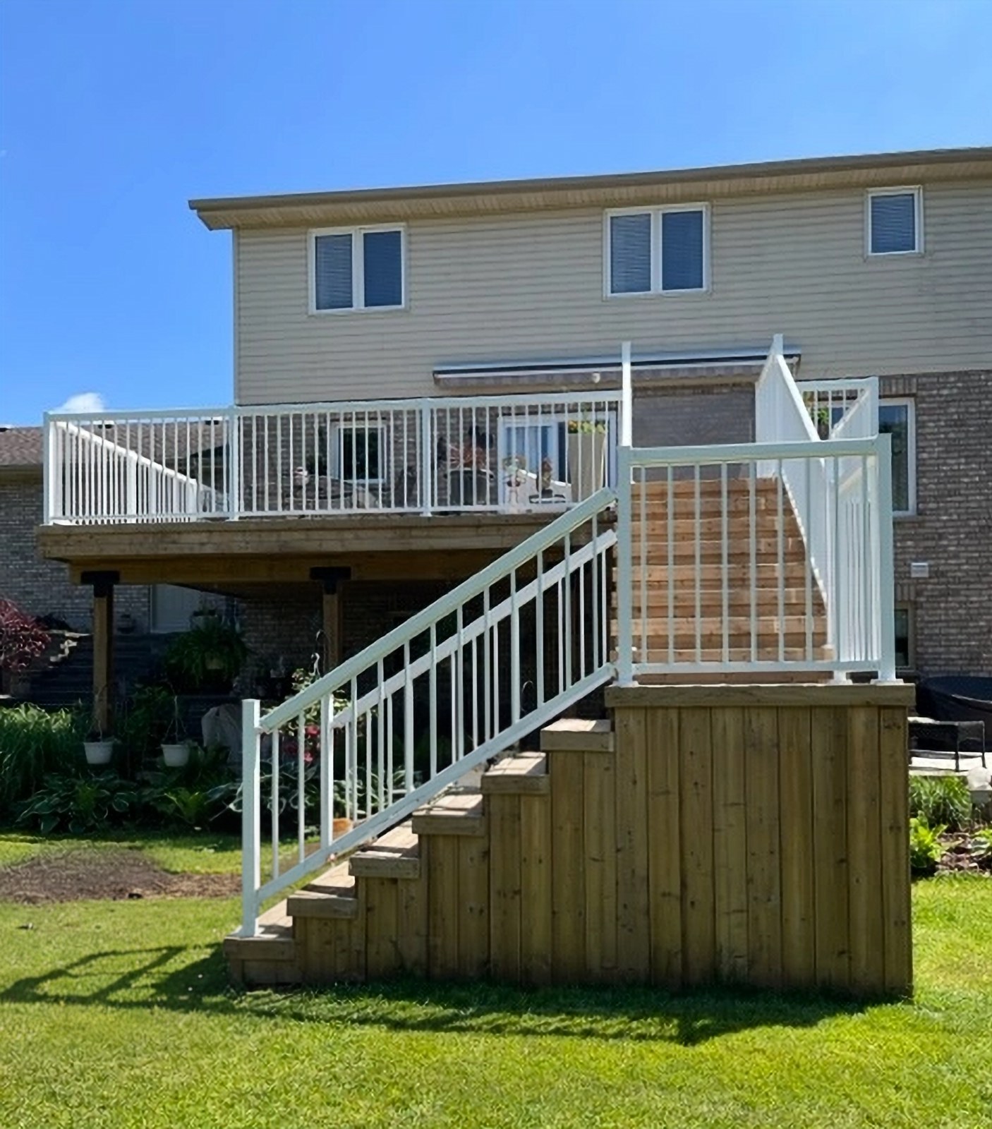 Aluminum pickets installed in Ontario — reference photograph